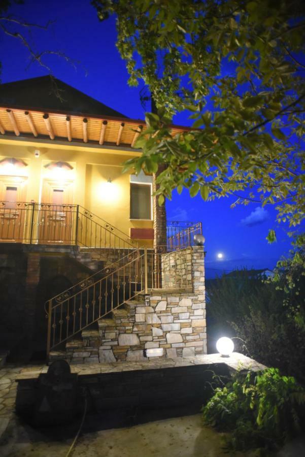 Santa Marina Guesthouse Káto Loutrákion Exterior foto